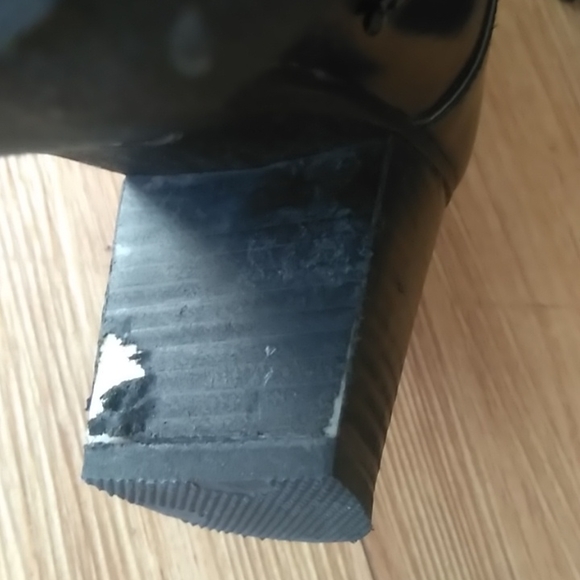 CLEARANCE! Sofft Genuine leather black high heeled boots - Picture 3 of 8